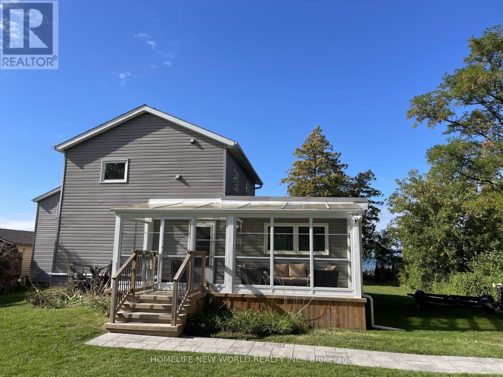 10 Burnie Road, Georgina, Ontario  L0E 1N0 - Photo 2 - N12458710