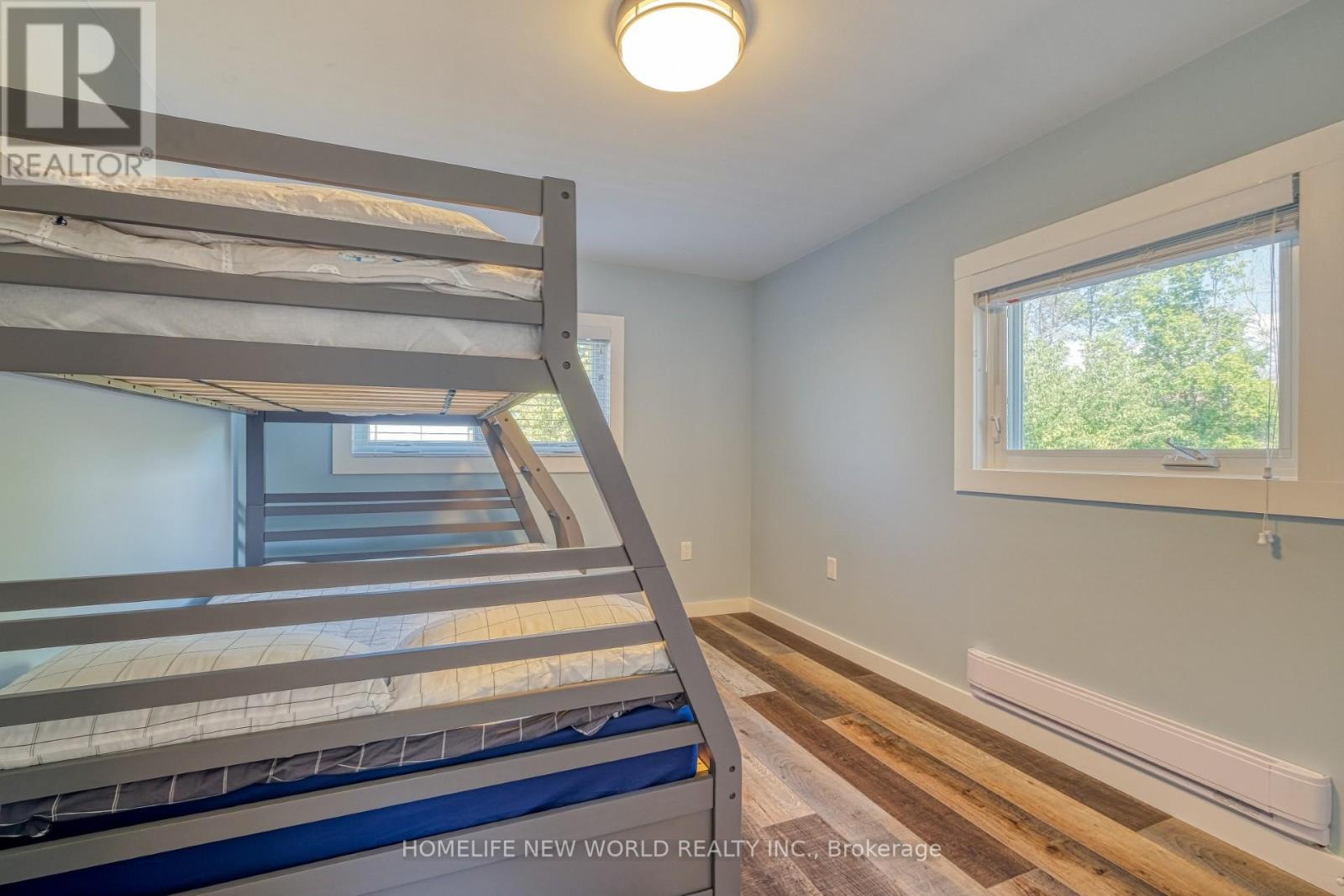 10 Burnie Road, Georgina, Ontario  L0E 1N0 - Photo 20 - N12458710