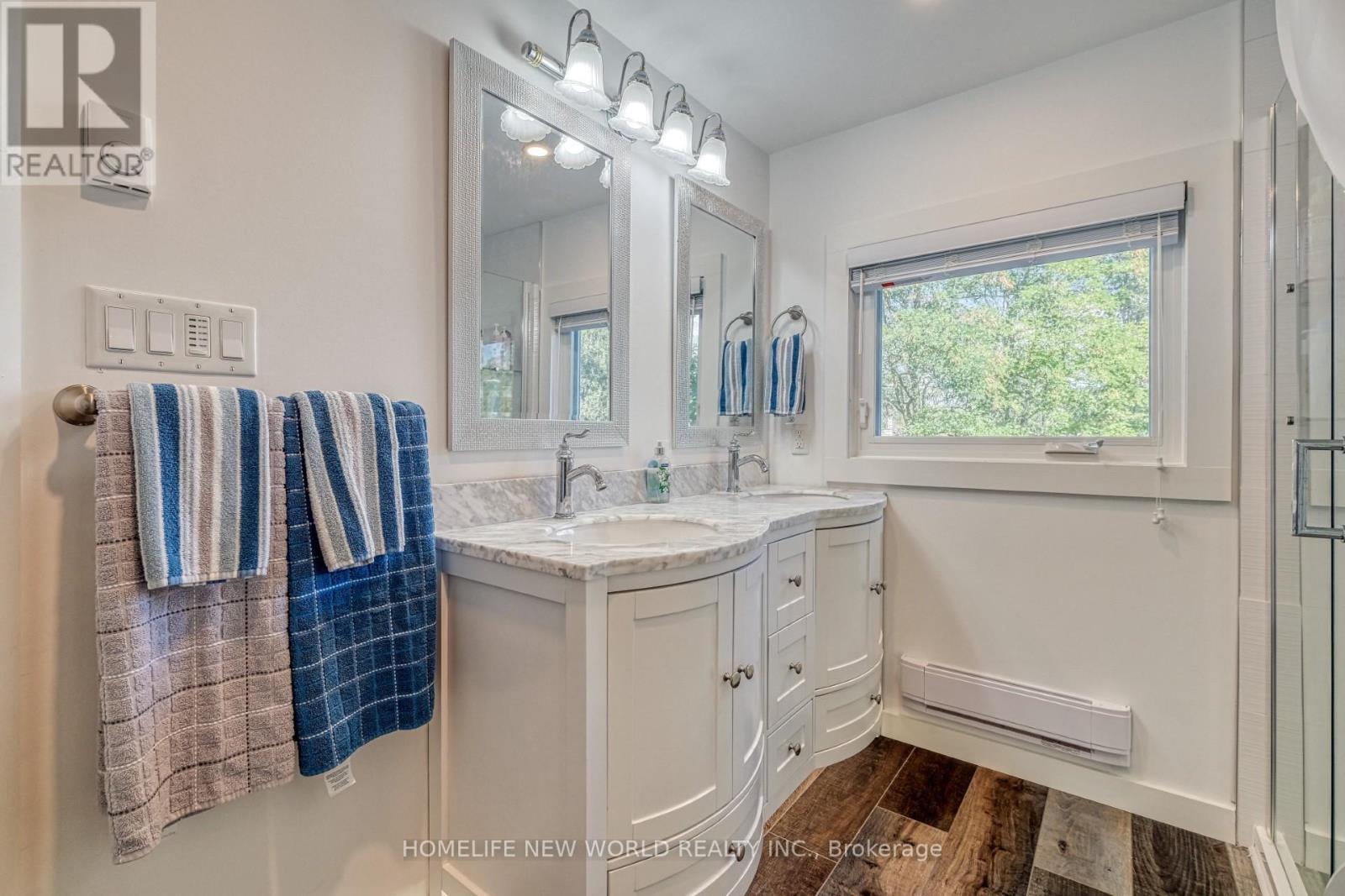 10 Burnie Road, Georgina, Ontario  L0E 1N0 - Photo 21 - N12458710