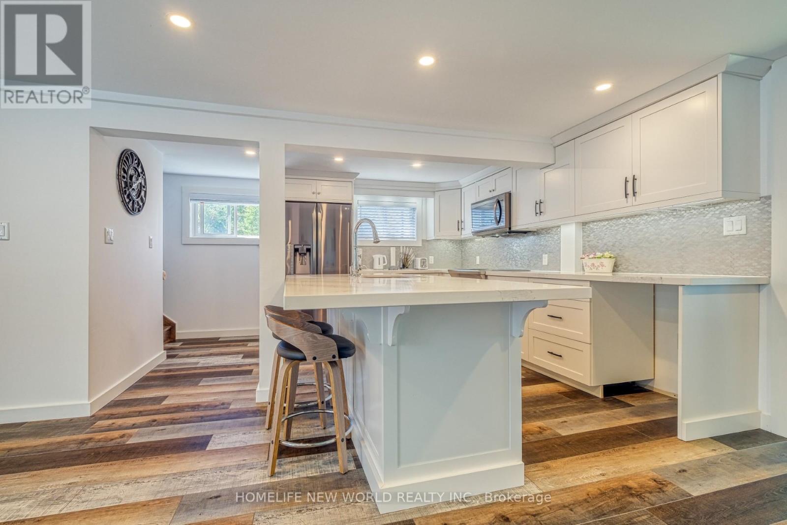 10 Burnie Road, Georgina, Ontario  L0E 1N0 - Photo 3 - N12458710