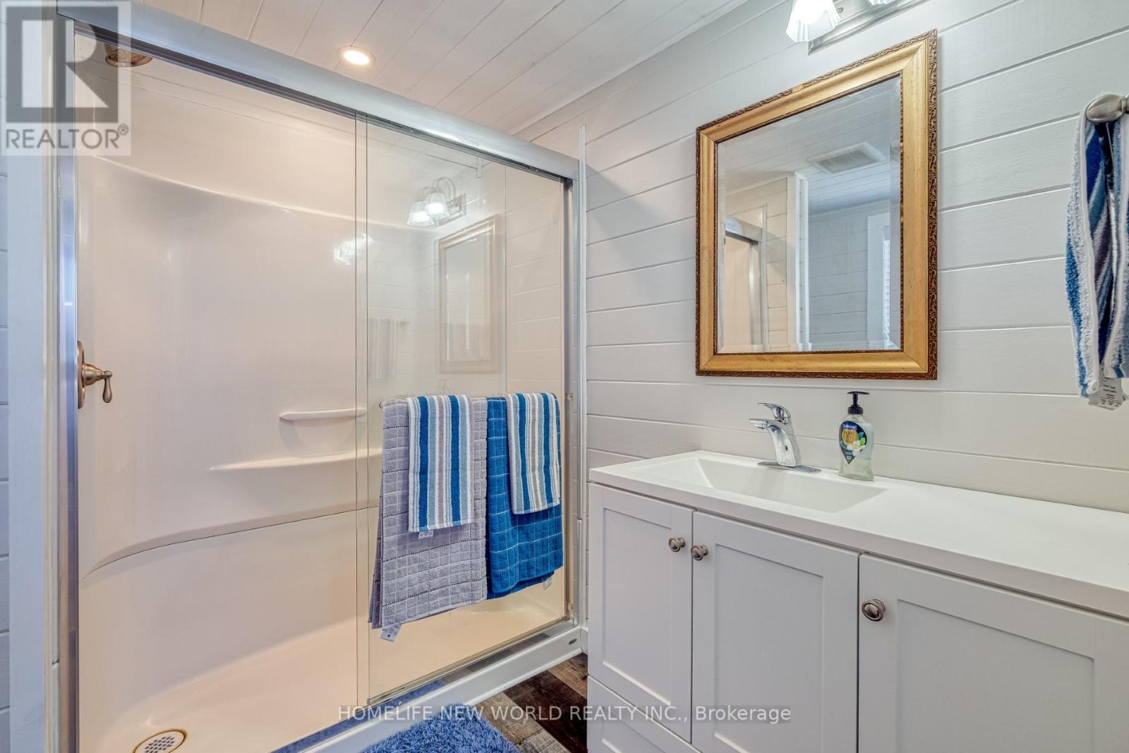 10 Burnie Road, Georgina, Ontario  L0E 1N0 - Photo 33 - N12458710