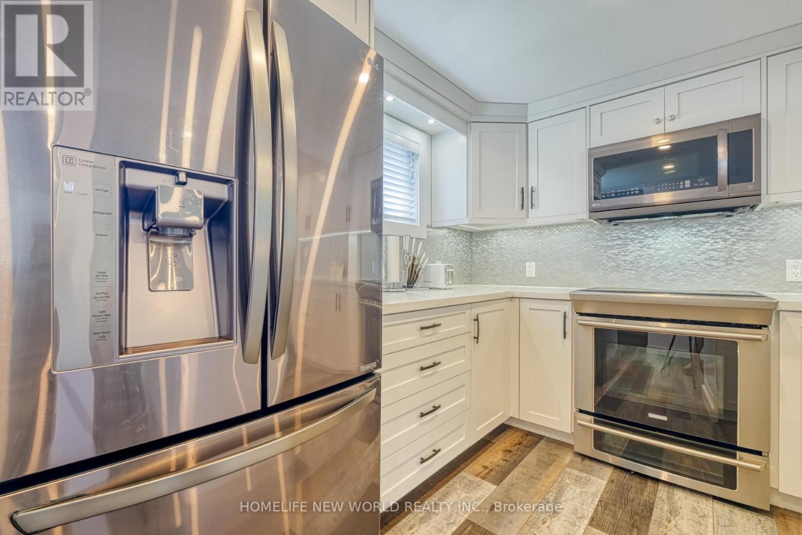 10 Burnie Road, Georgina, Ontario  L0E 1N0 - Photo 7 - N12458710