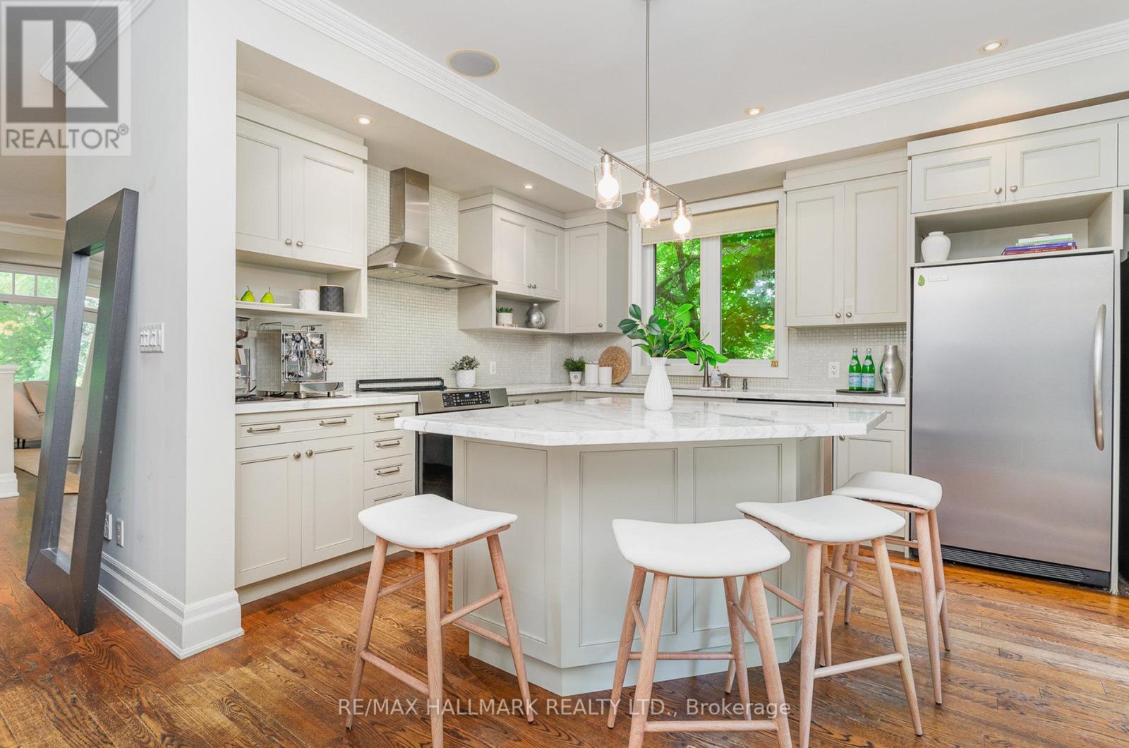 7 Tizzard Avenue, Toronto, Ontario  M8Y 3Z4 - Photo 11 - W12458702