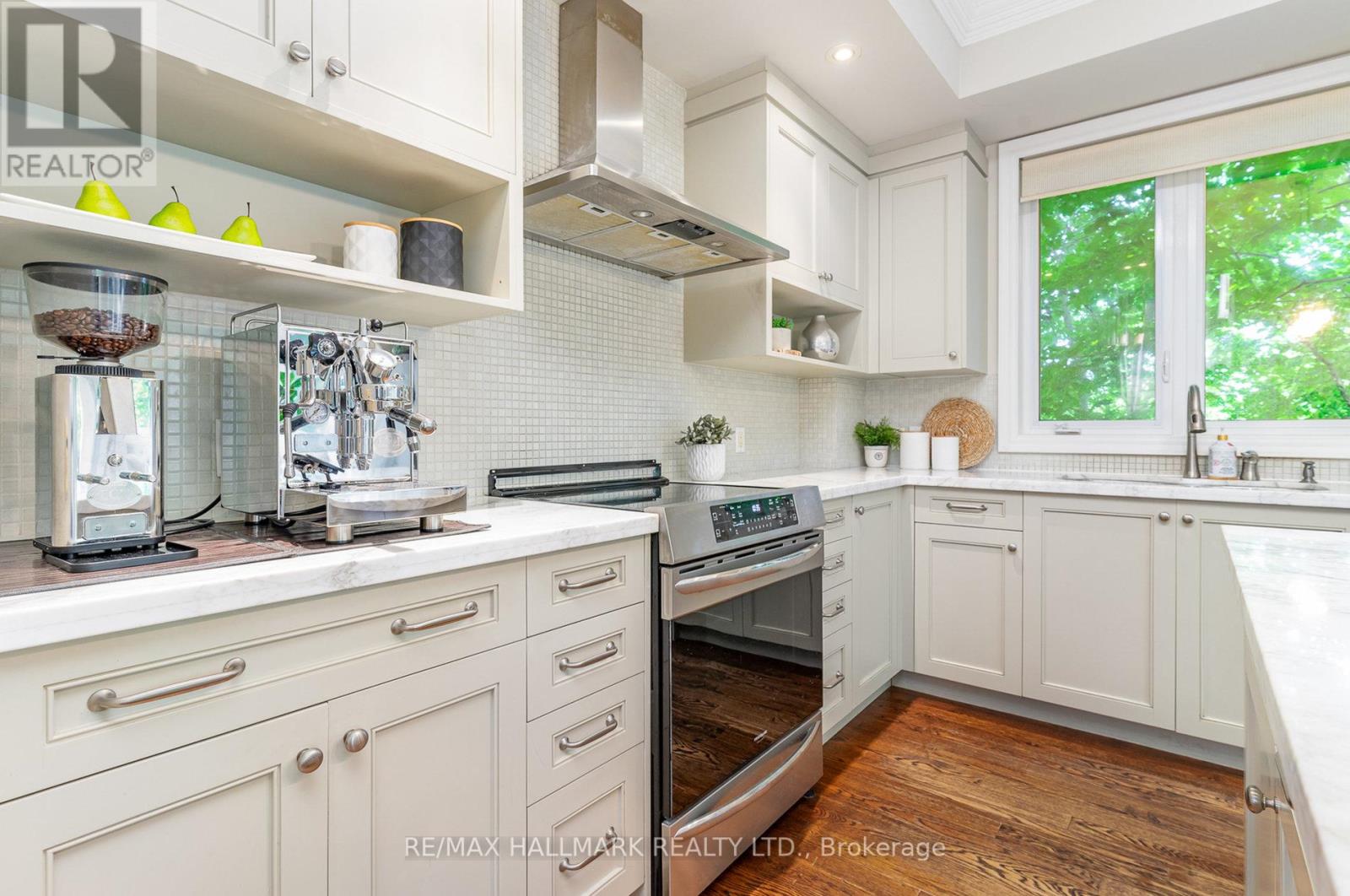 7 Tizzard Avenue, Toronto, Ontario  M8Y 3Z4 - Photo 12 - W12458702