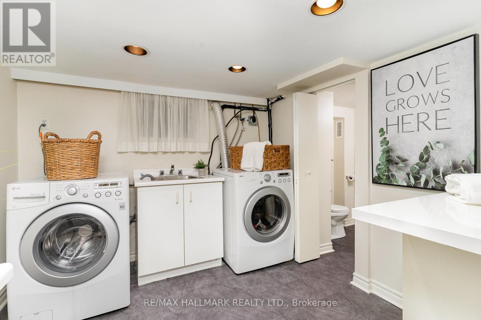 7 Tizzard Avenue, Toronto, Ontario  M8Y 3Z4 - Photo 37 - W12458702