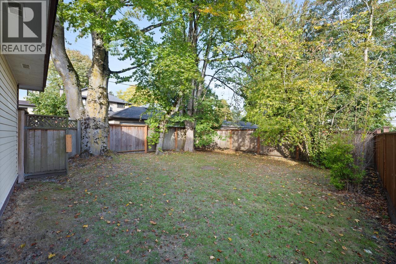 7526 Selkirk Street, Vancouver, British Columbia  V6P 4H4 - Photo 11 - R3057719