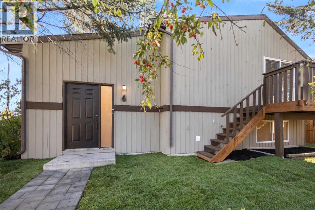 4 Cedarwood Rise Sw, Calgary, Alberta  T2W 3H9 - Photo 1 - A2263972