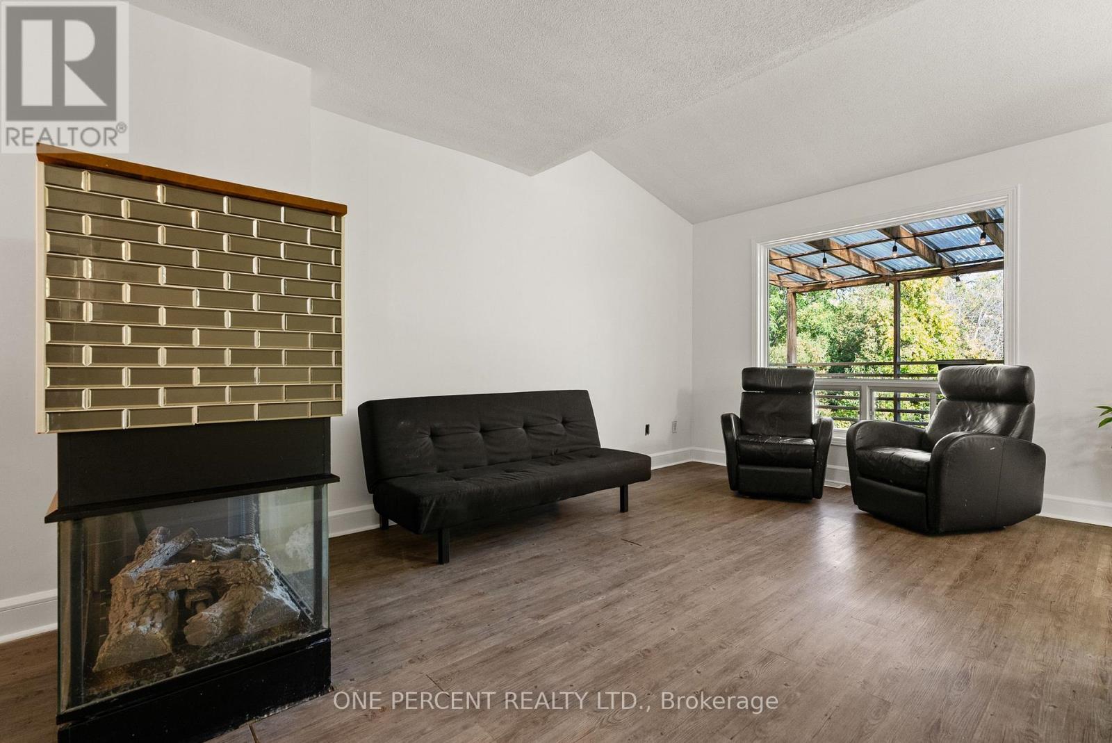 11 Bowen Crescent, North Grenville, Ontario  K0G 1J0 - Photo 10 - X12458720