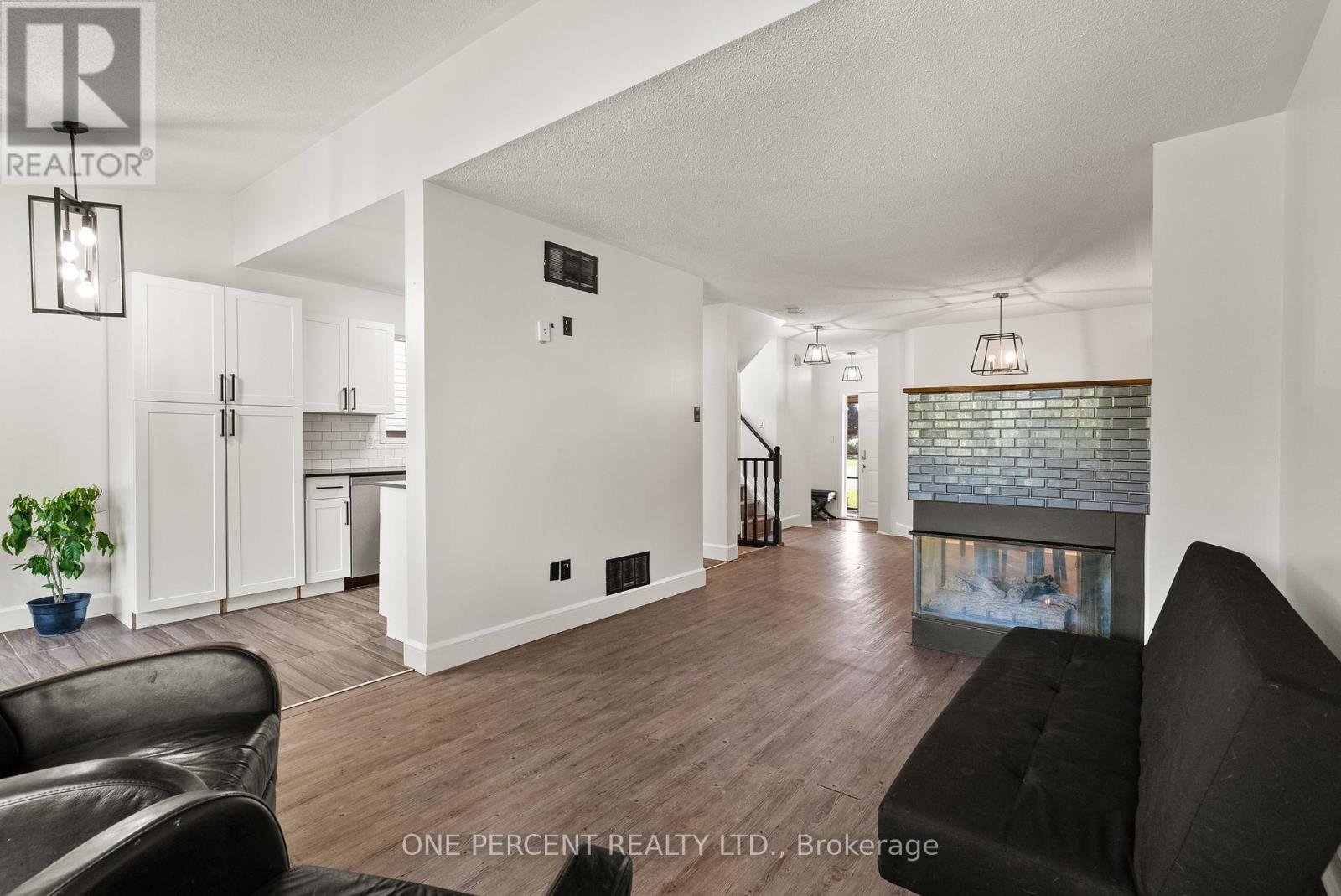 11 Bowen Crescent, North Grenville, Ontario  K0G 1J0 - Photo 12 - X12458720