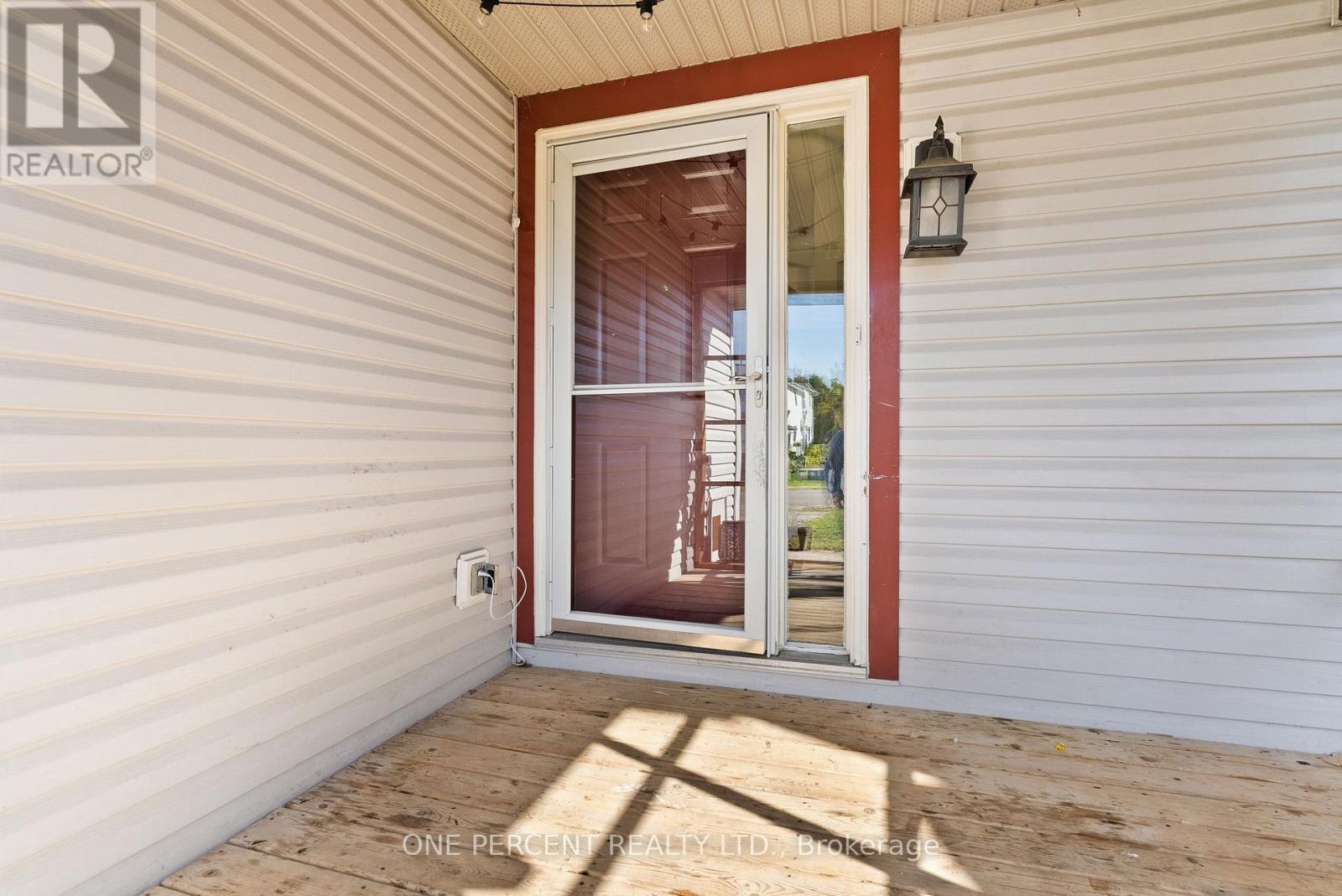 11 Bowen Crescent, North Grenville, Ontario  K0G 1J0 - Photo 4 - X12458720