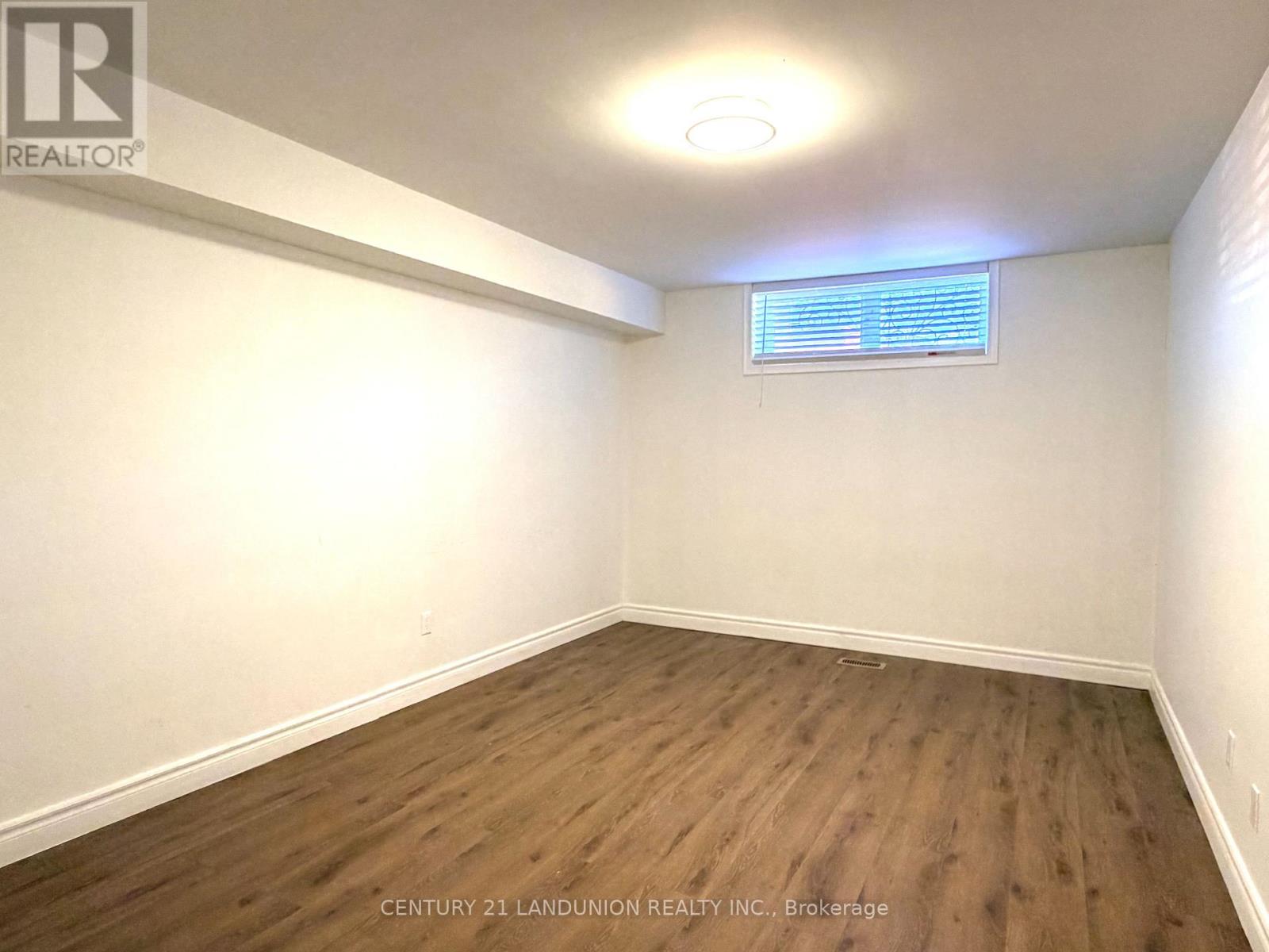 Unit 2 - 1 Caldy Court, Toronto, Ontario  M2L 2J5 - Photo 2 - C12458723