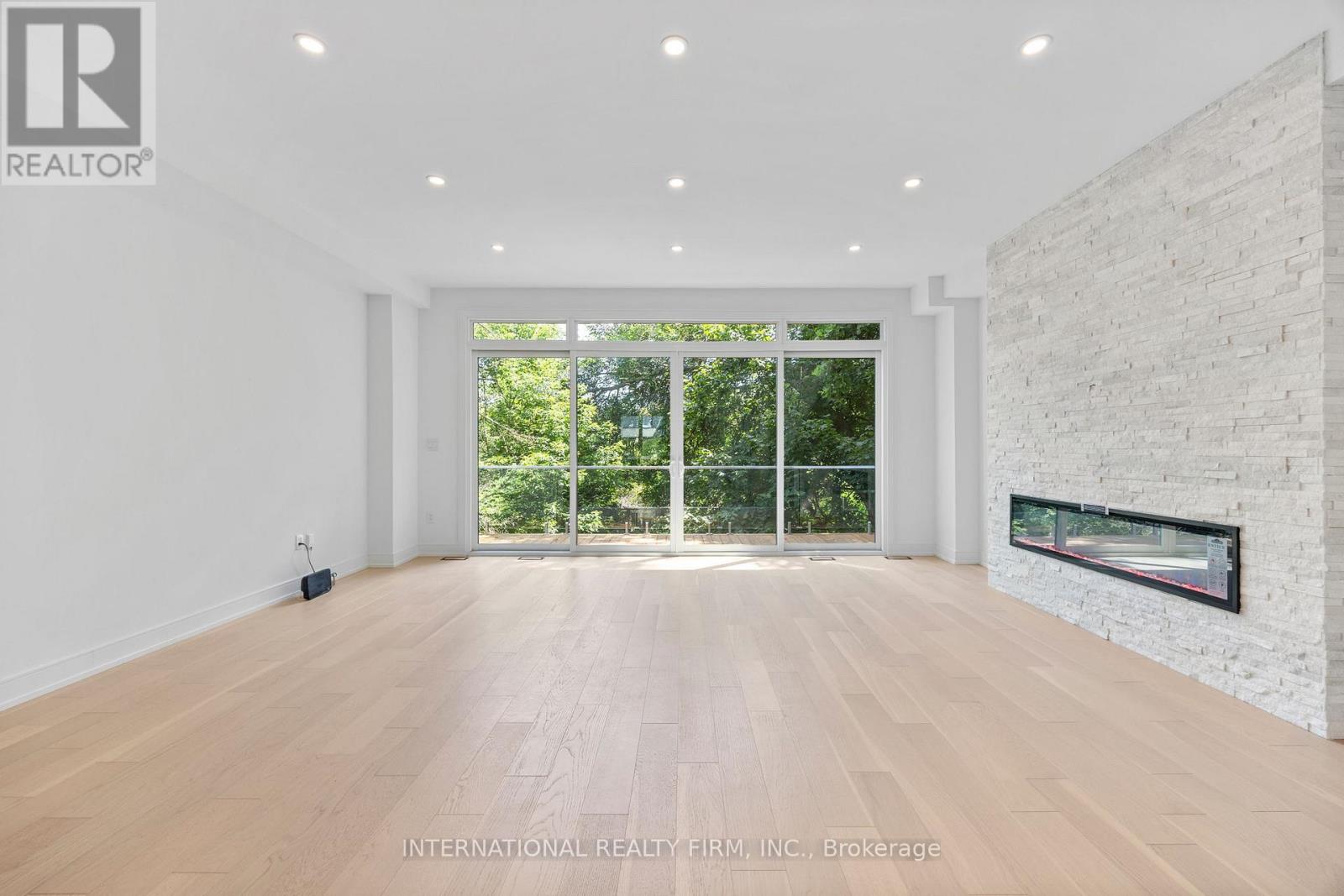 19 Ivy Avenue, Toronto, Ontario  M4L 2H6 - Photo 19 - E12458722