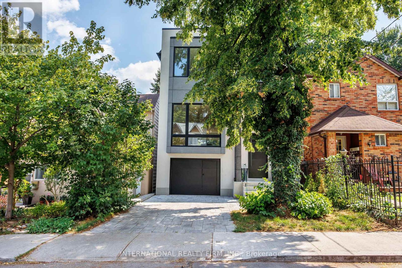19 Ivy Avenue, Toronto, Ontario  M4L 2H6 - Photo 4 - E12458722