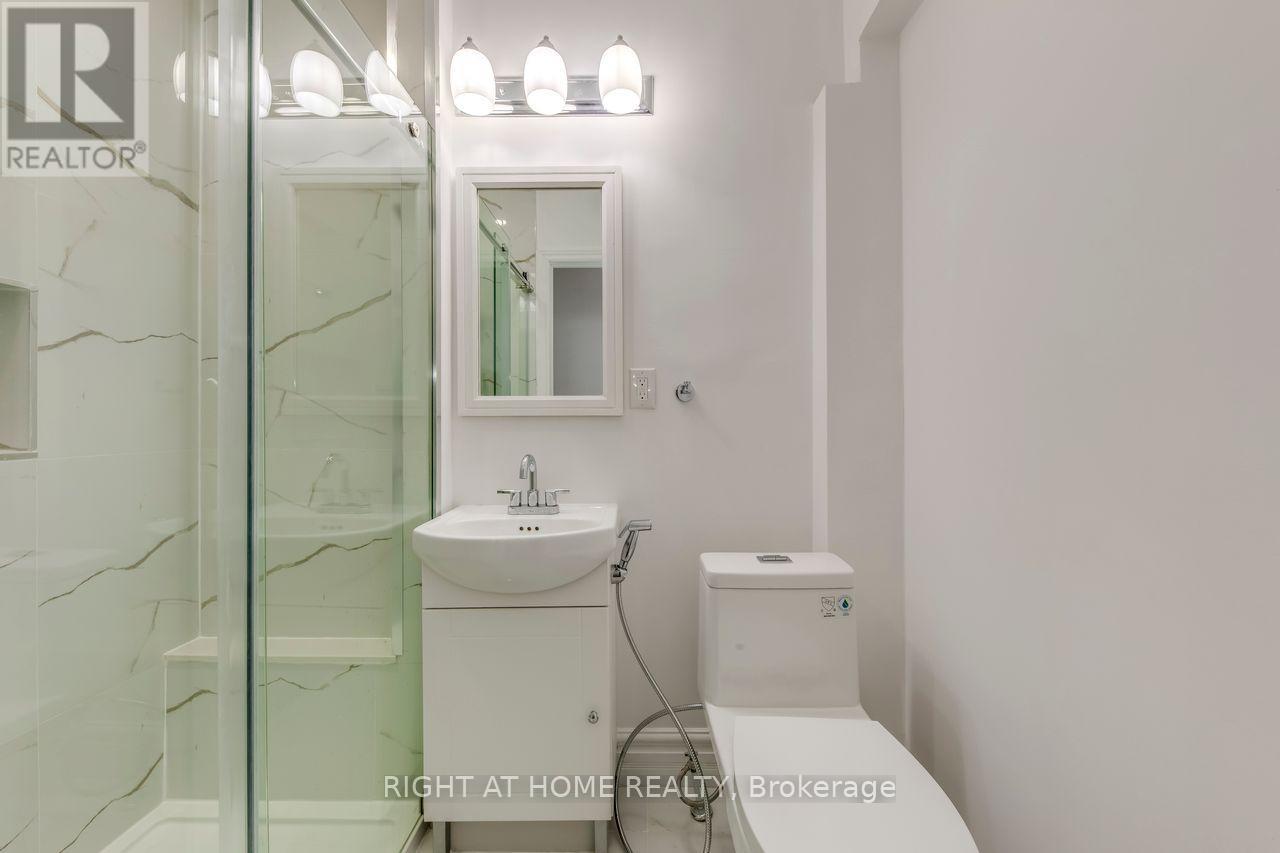43 South Kingsway, Toronto, Ontario  M6S 3T2 - Photo 29 - W12457806