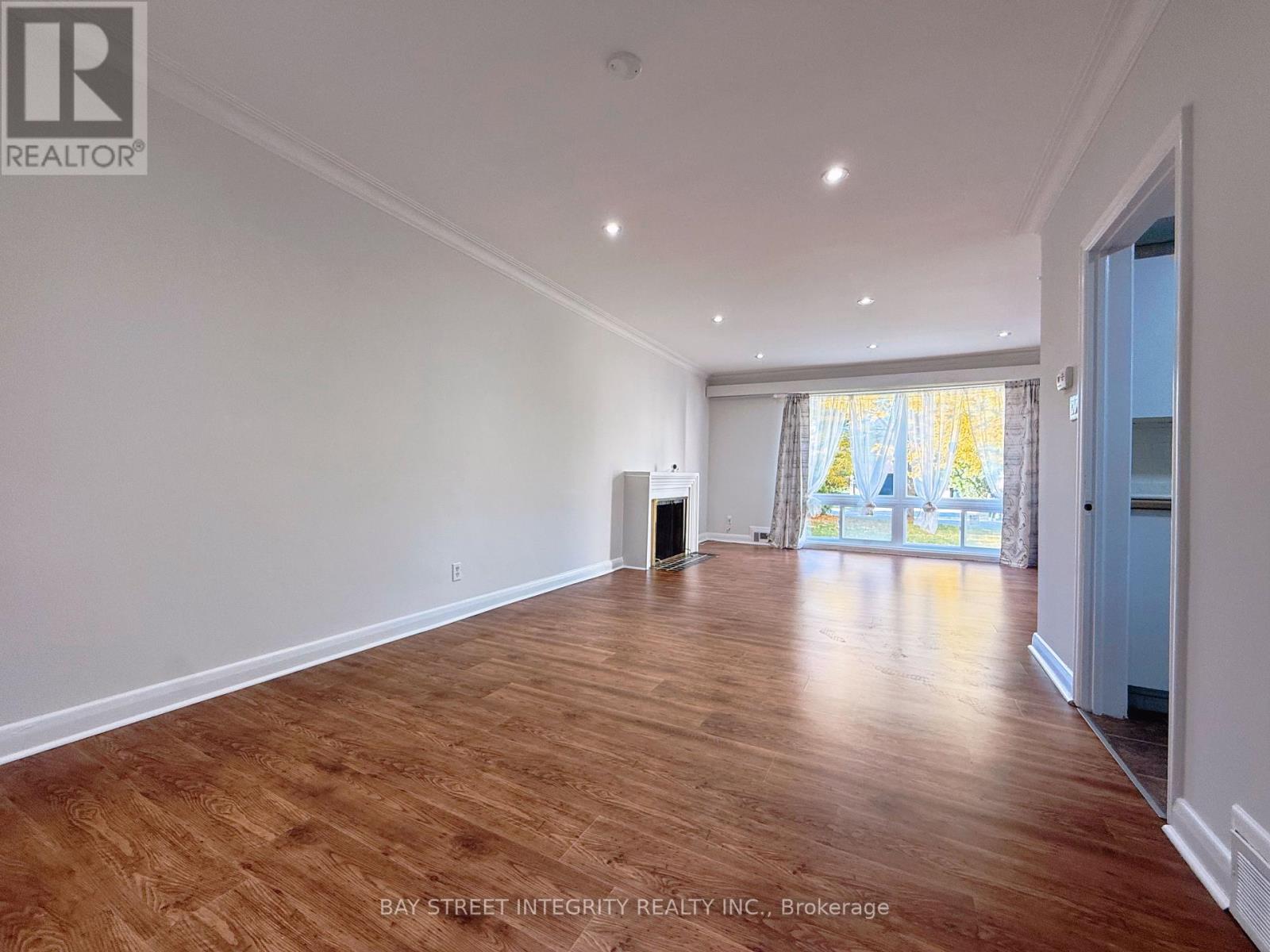 143 Munro Boulevard, Toronto, Ontario  M2P 1C9 - Photo 10 - C12458726