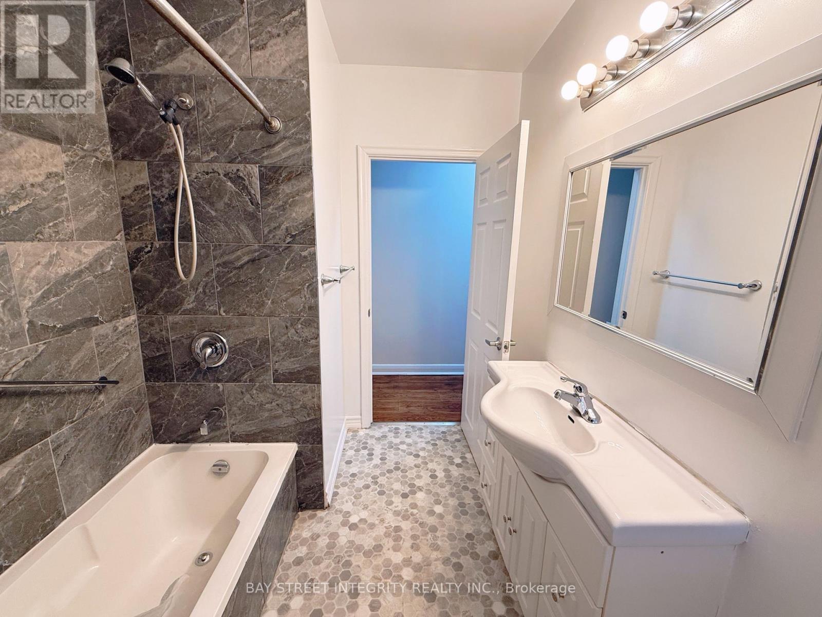 143 Munro Boulevard, Toronto, Ontario  M2P 1C9 - Photo 18 - C12458726