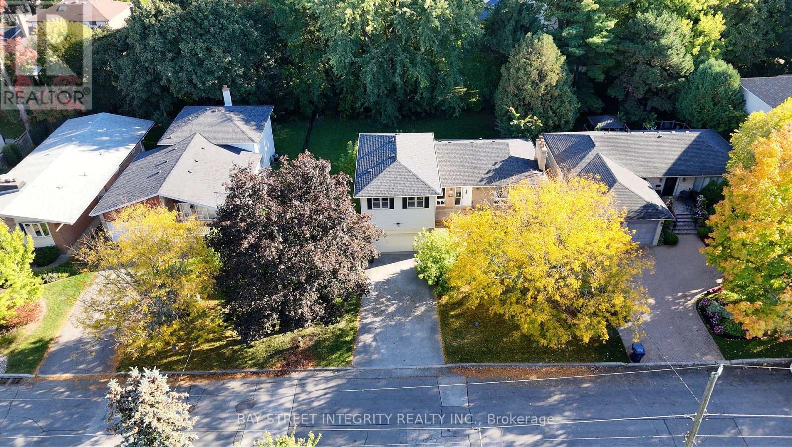 143 Munro Boulevard, Toronto, Ontario  M2P 1C9 - Photo 2 - C12458726