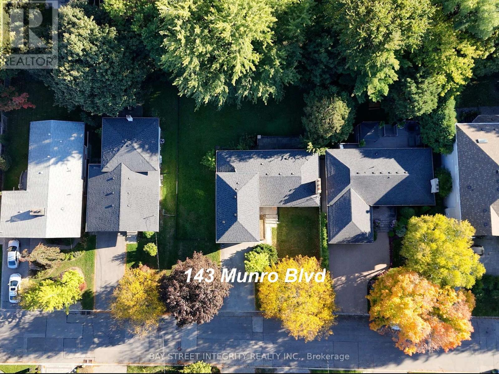 143 Munro Boulevard, Toronto, Ontario  M2P 1C9 - Photo 4 - C12458726