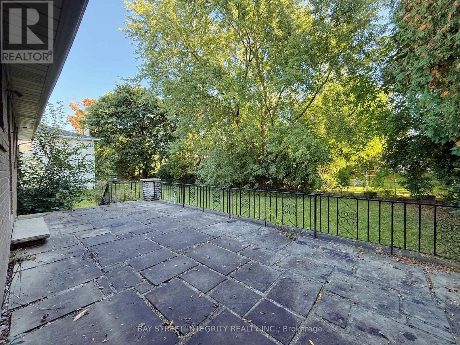 143 Munro Boulevard, Toronto, Ontario  M2P 1C9 - Photo 6 - C12458726