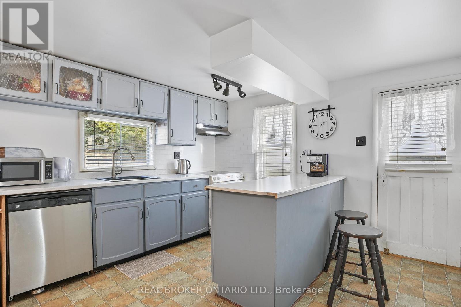 79 & 85 Bridge Street, Addington Highlands, Ontario  K0H 1L0 - Photo 10 - X12458724