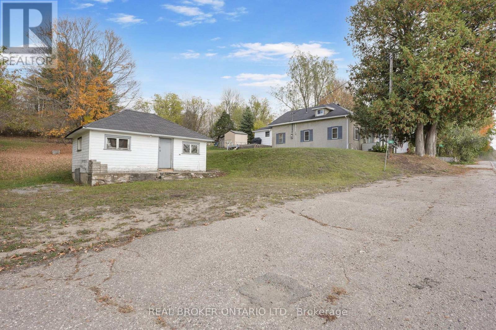 79 & 85 Bridge Street, Addington Highlands, Ontario  K0H 1L0 - Photo 21 - X12458724