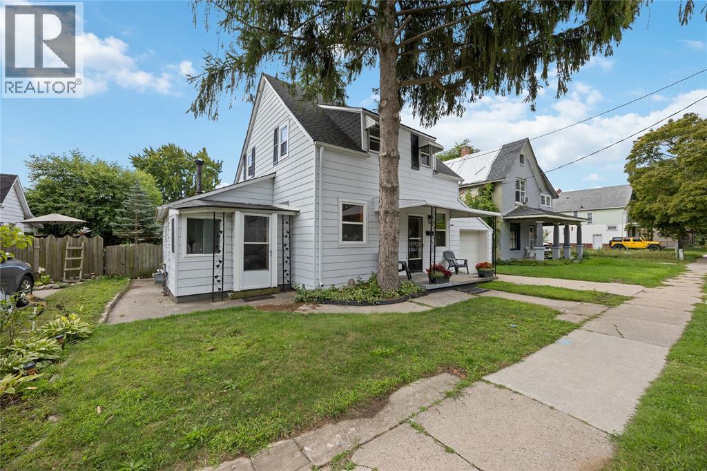 359 Maxwell Street, Sarnia, Ontario  N7T 5E1 - Photo 2 - 25021938