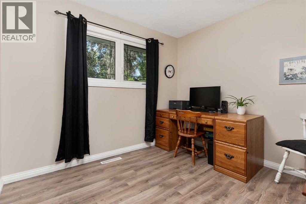 6401 44b Avenue, Camrose, Alberta  T4V 0B7 - Photo 15 - A2252196