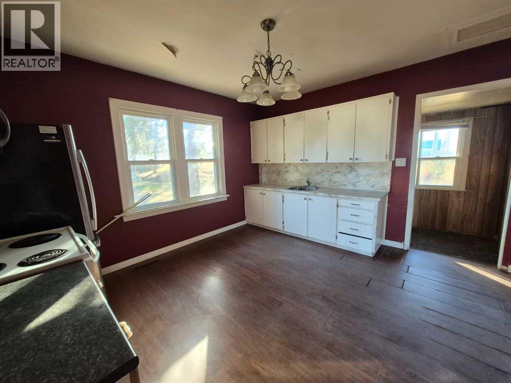 125 Centre Street, Torrington, Alberta  T0M 2B0 - Photo 12 - A2263941