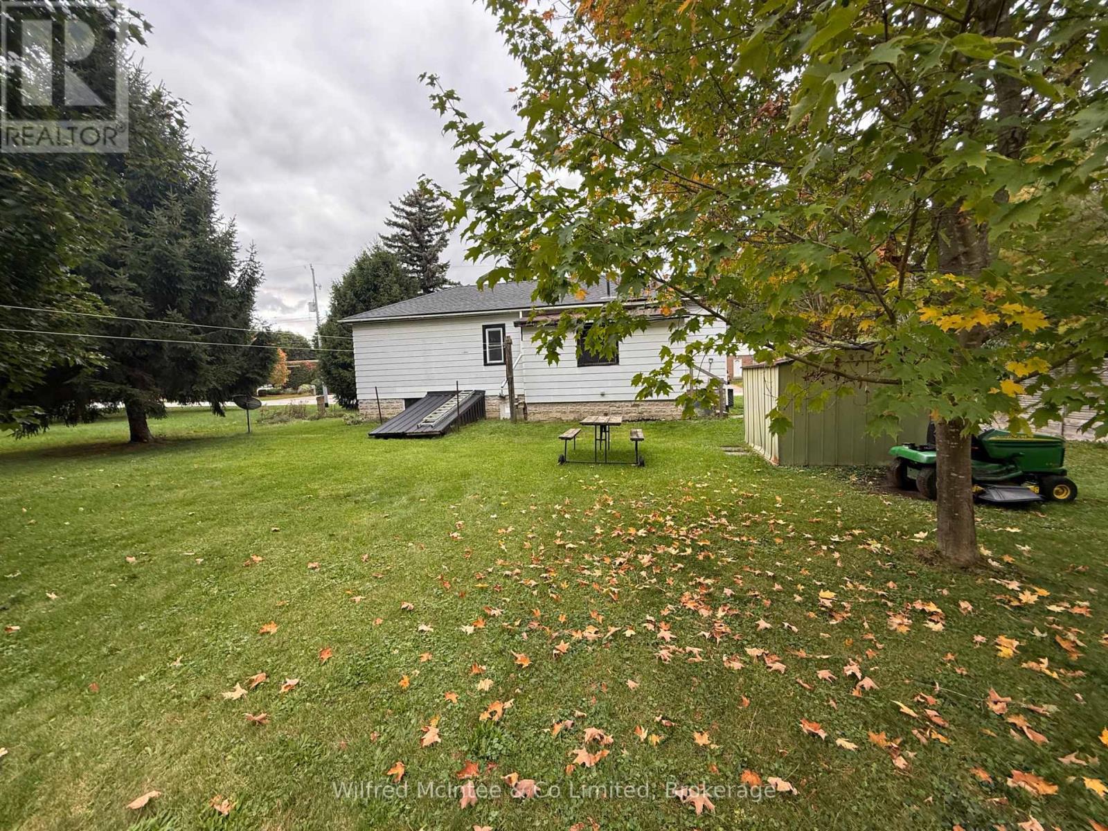 408 Mary Street, Brockton, Ontario  N0G 2V0 - Photo 10 - X12458733