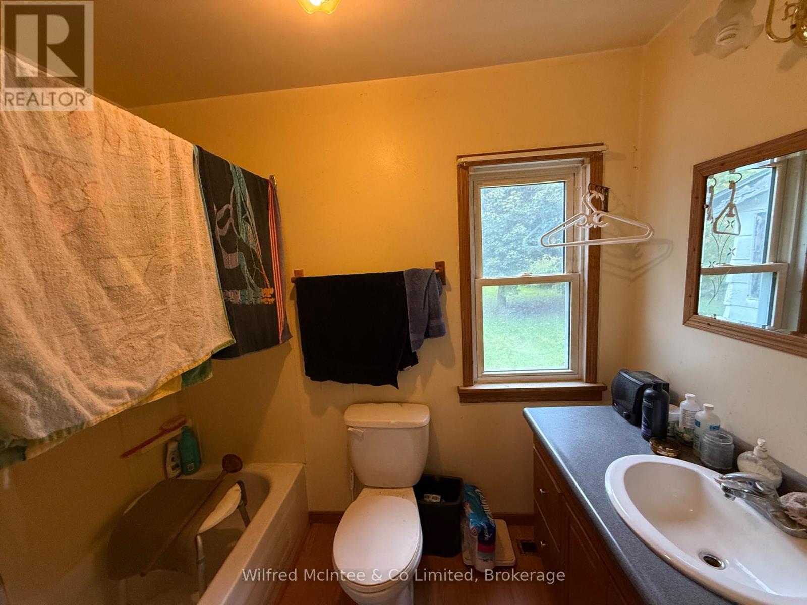 408 Mary Street, Brockton, Ontario  N0G 2V0 - Photo 19 - X12458733