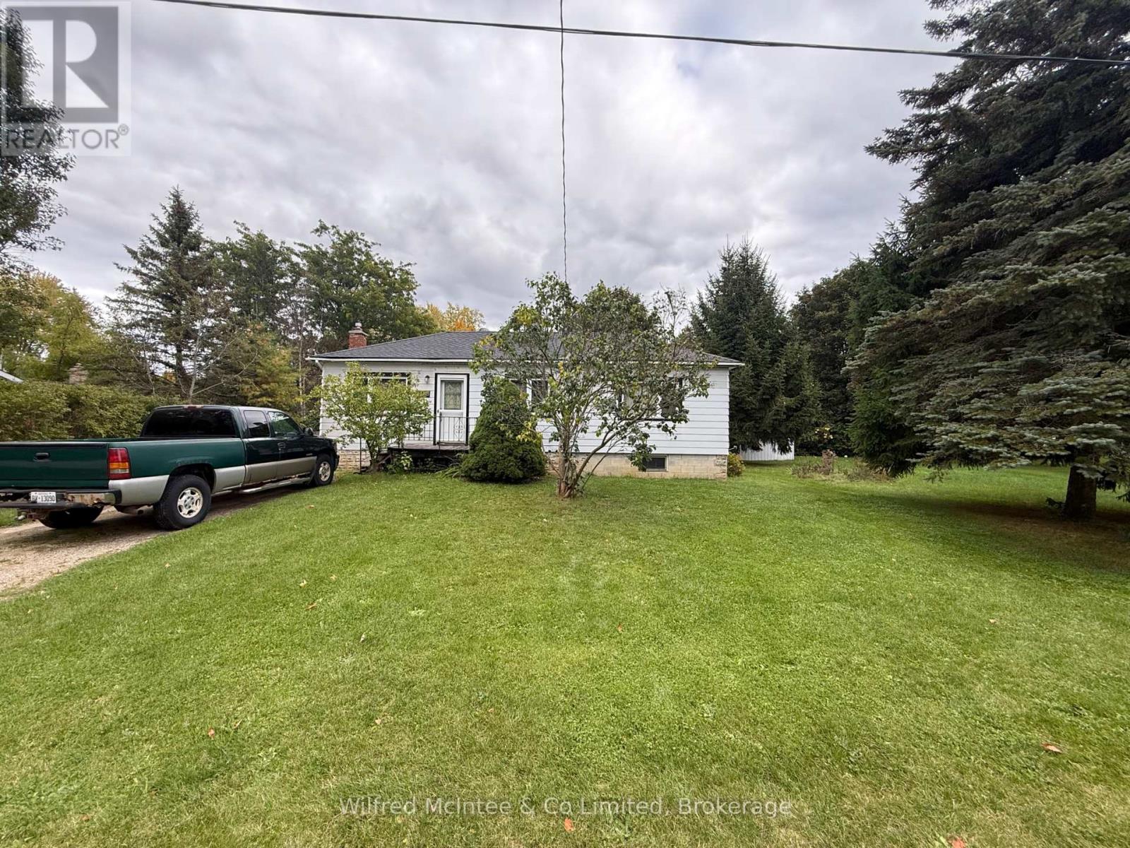 408 Mary Street, Brockton, Ontario  N0G 2V0 - Photo 6 - X12458733