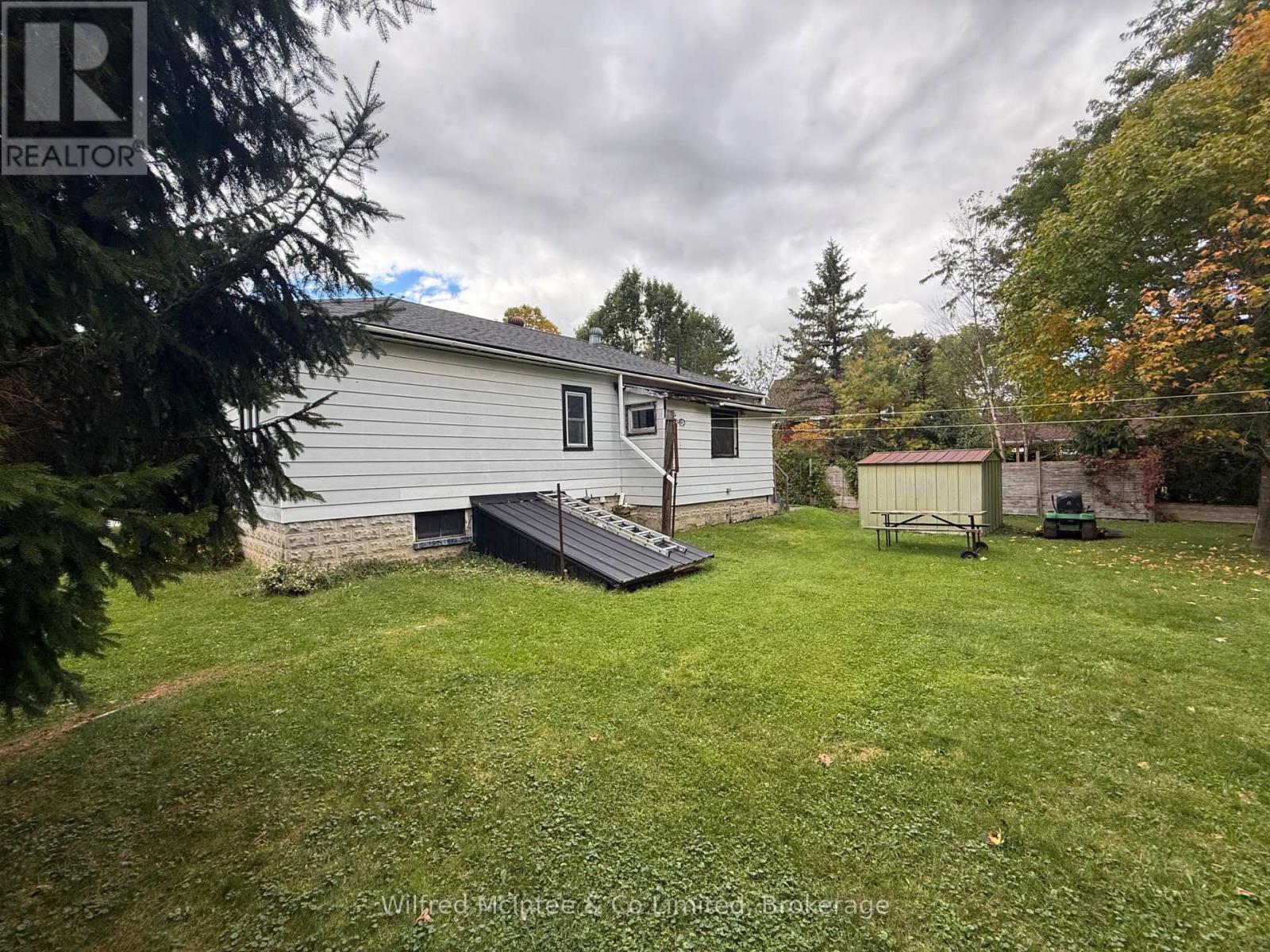 408 Mary Street, Brockton, Ontario  N0G 2V0 - Photo 8 - X12458733