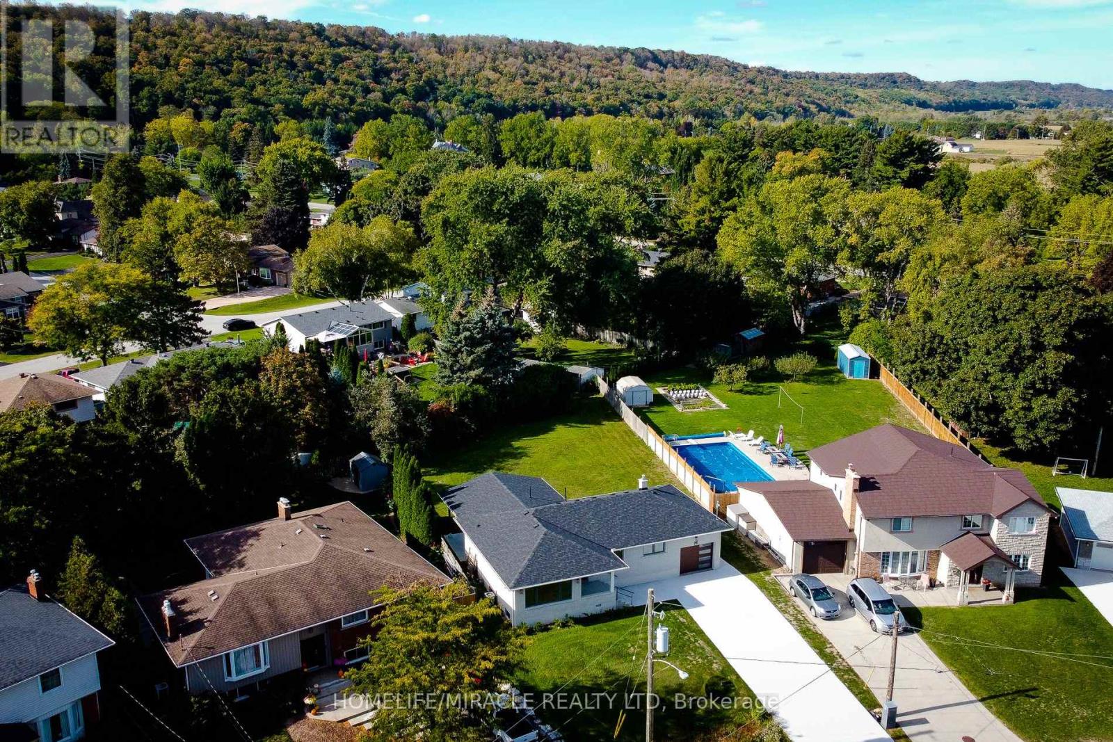 26 GEORGE STREET, Grimsby, Ontario