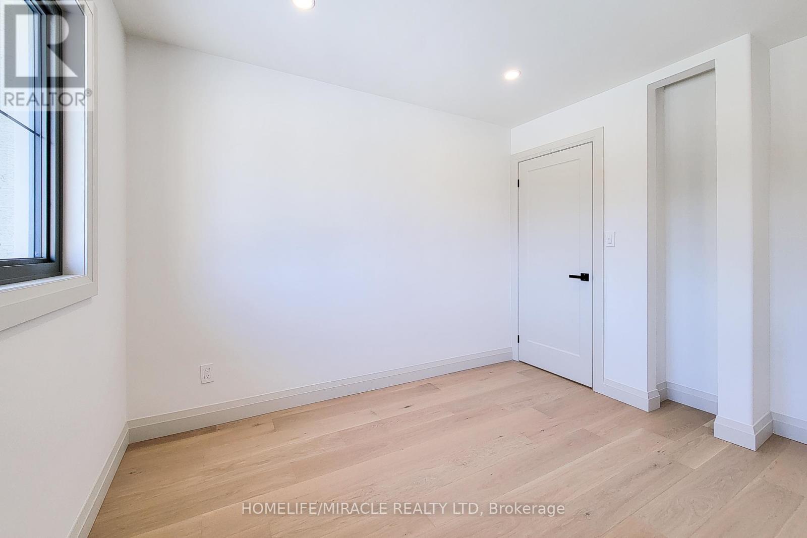 26 George Street, Grimsby, Ontario  L3M 3Y6 - Photo 34 - X12458728