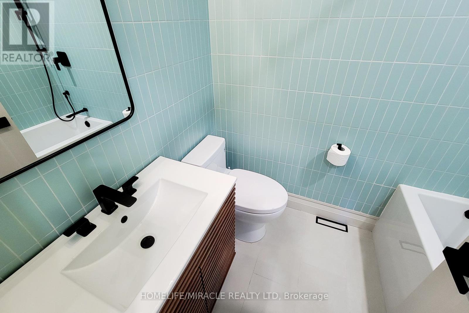 26 George Street, Grimsby, Ontario  L3M 3Y6 - Photo 37 - X12458728