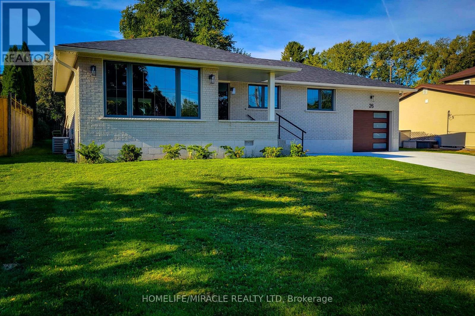 26 George Street, Grimsby, Ontario  L3M 3Y6 - Photo 4 - X12458728