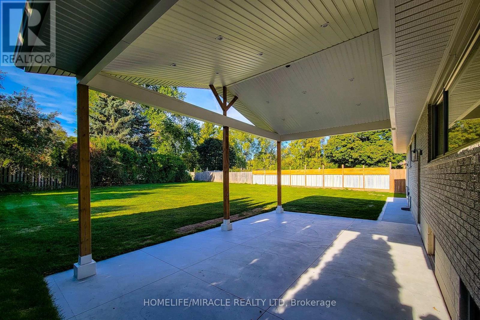 26 George Street, Grimsby, Ontario  L3M 3Y6 - Photo 41 - X12458728