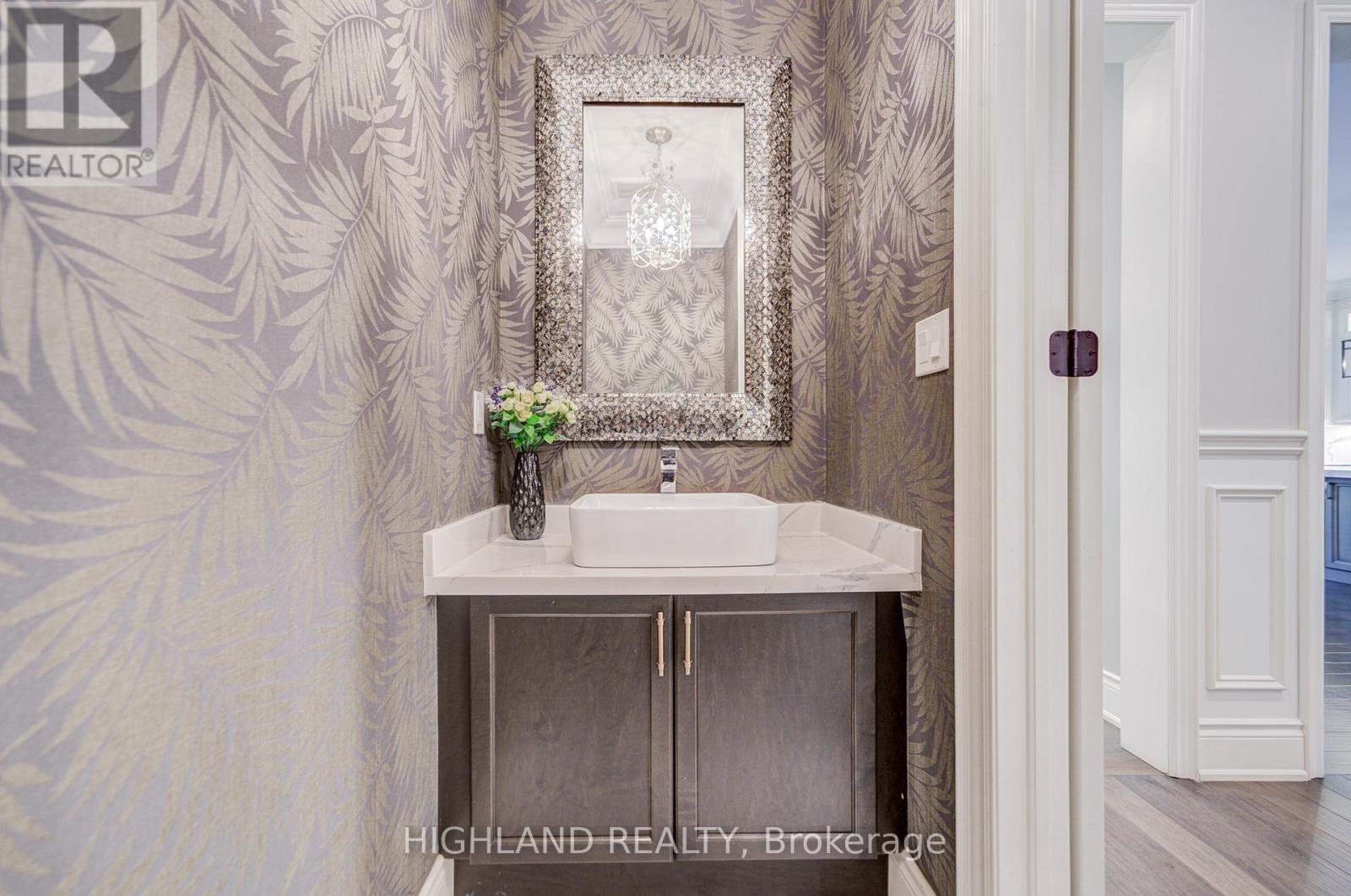 3185 Meadow Marsh Crescent, Oakville, Ontario  L6H 0T6 - Photo 29 - W12455014