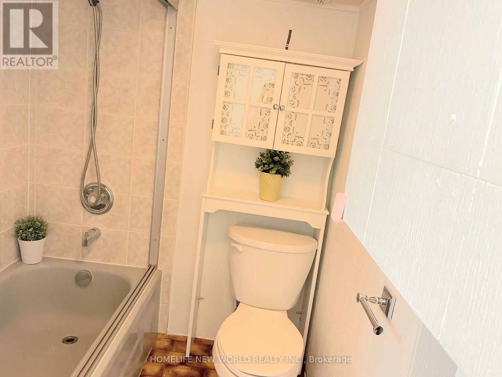 58 Marathon Crescent, Toronto, Ontario  M2R 2L7 - Photo 35 - C12458731