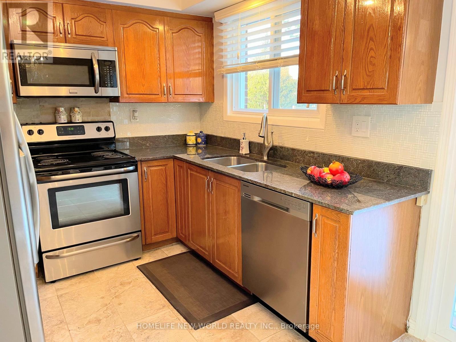 58 Marathon Crescent, Toronto, Ontario  M2R 2L7 - Photo 8 - C12458731