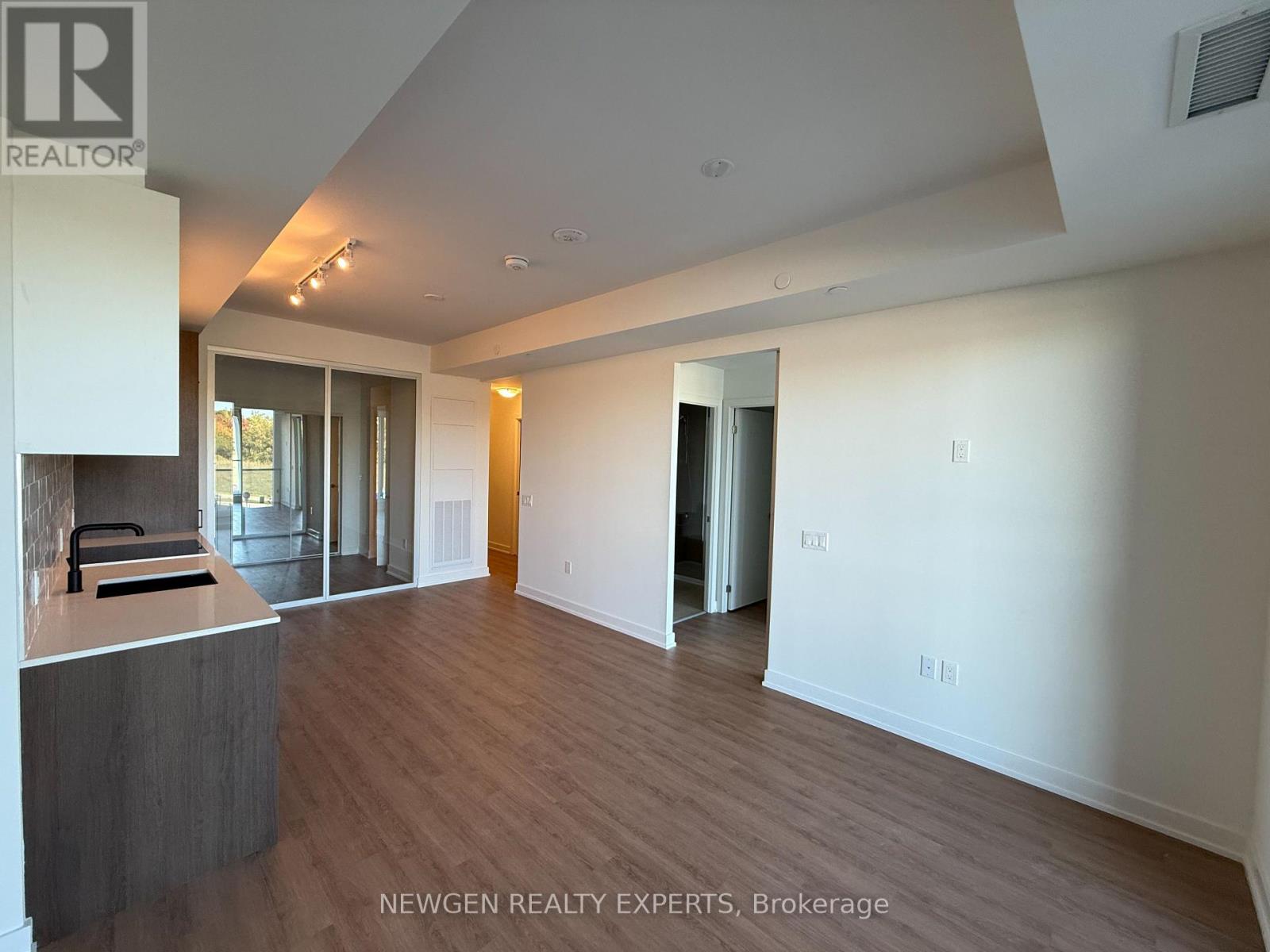 214 - 1 Kyle Lowry Road, Toronto, Ontario  M3C 0S6 - Photo 20 - C12458732