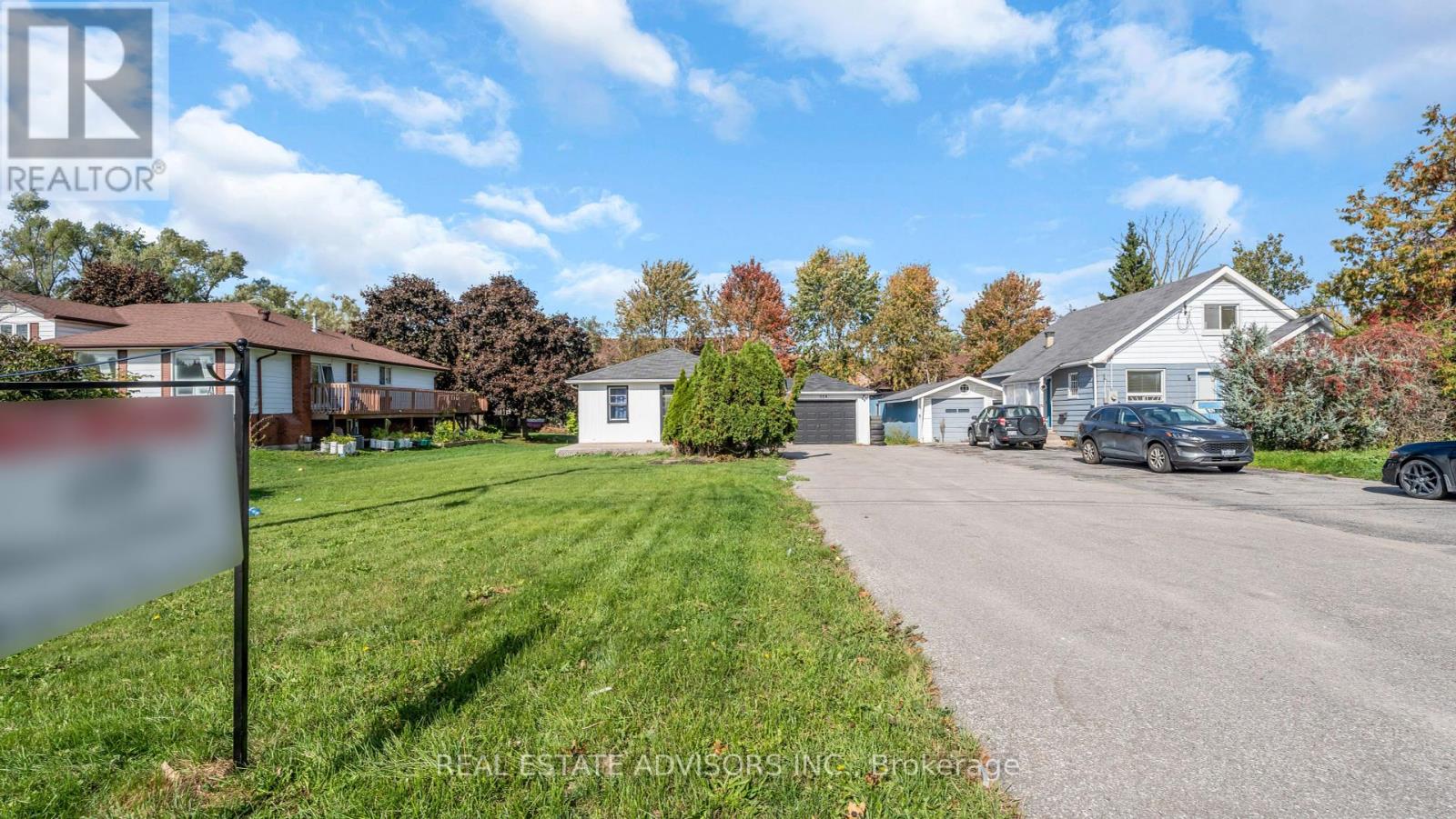 328 Little Avenue, Barrie, Ontario  L4N 2Z6 - Photo 2 - S12454861