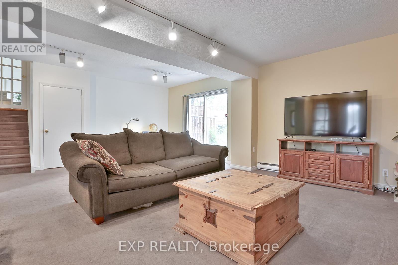 165 Carlson Drive, Newmarket, Ontario  L3Y 3H2 - Photo 24 - N12458730