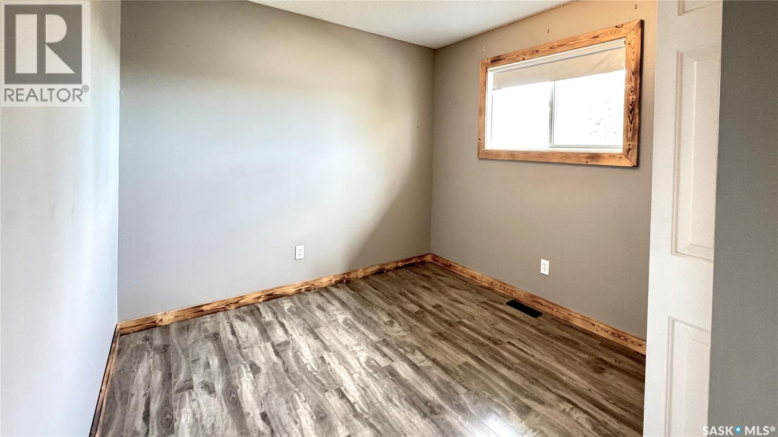 303 4th Street, Dundurn, Saskatchewan  S0K 1K0 - Photo 26 - SK019443