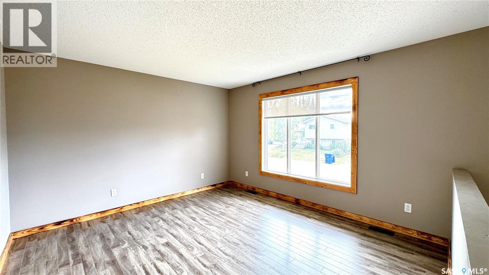 303 4th Street, Dundurn, Saskatchewan  S0K 1K0 - Photo 19 - SK019443