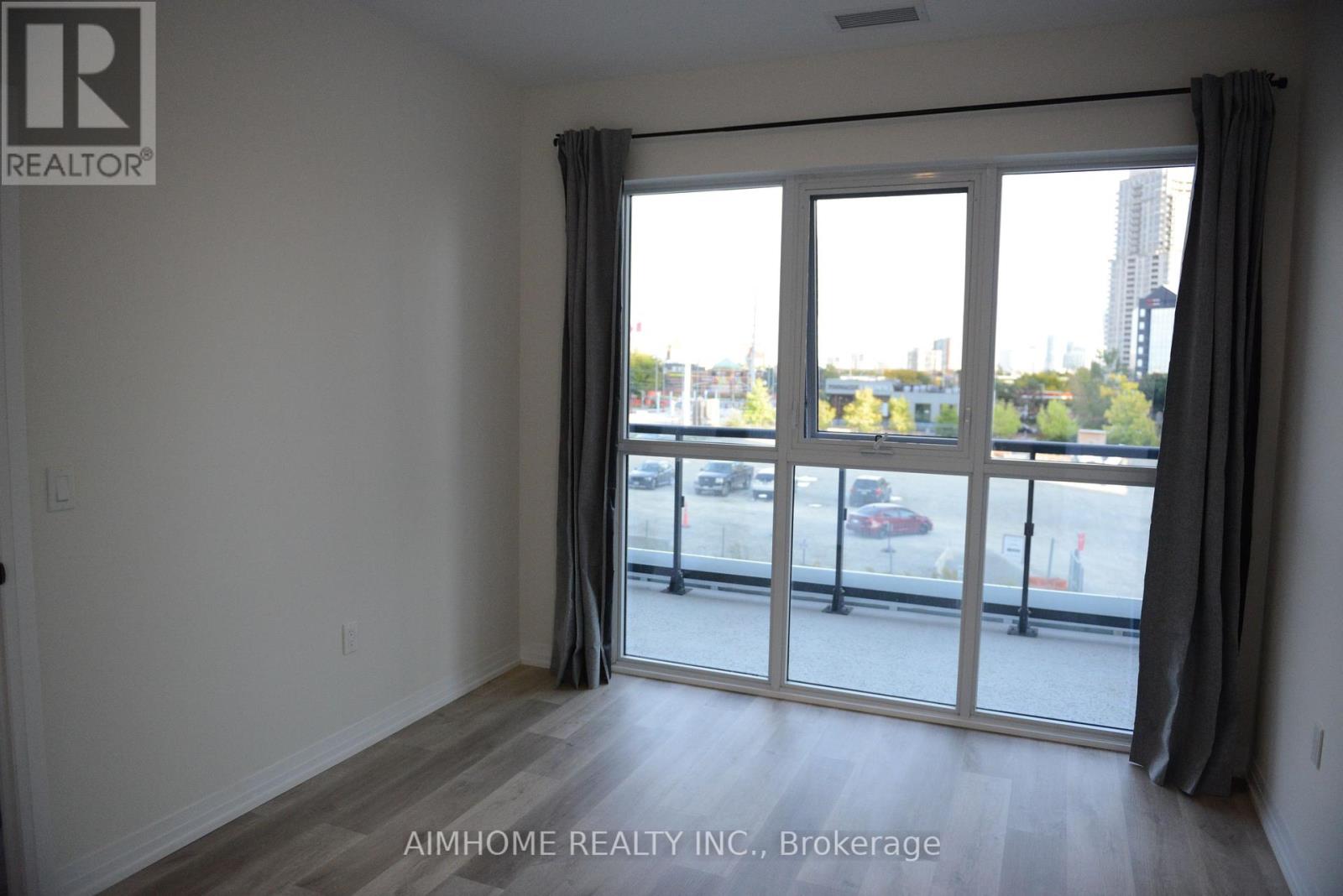 206 - 15 Watergarden Drive, Mississauga, Ontario  L5R 0H4 - Photo 3 - W12458729