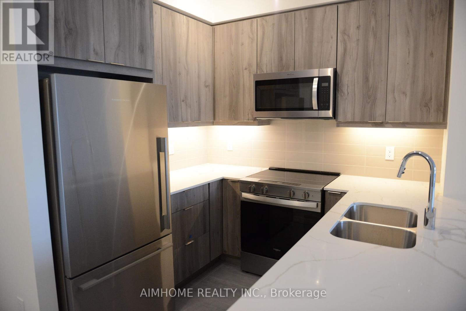206 - 15 Watergarden Drive, Mississauga, Ontario  L5R 0H4 - Photo 7 - W12458729