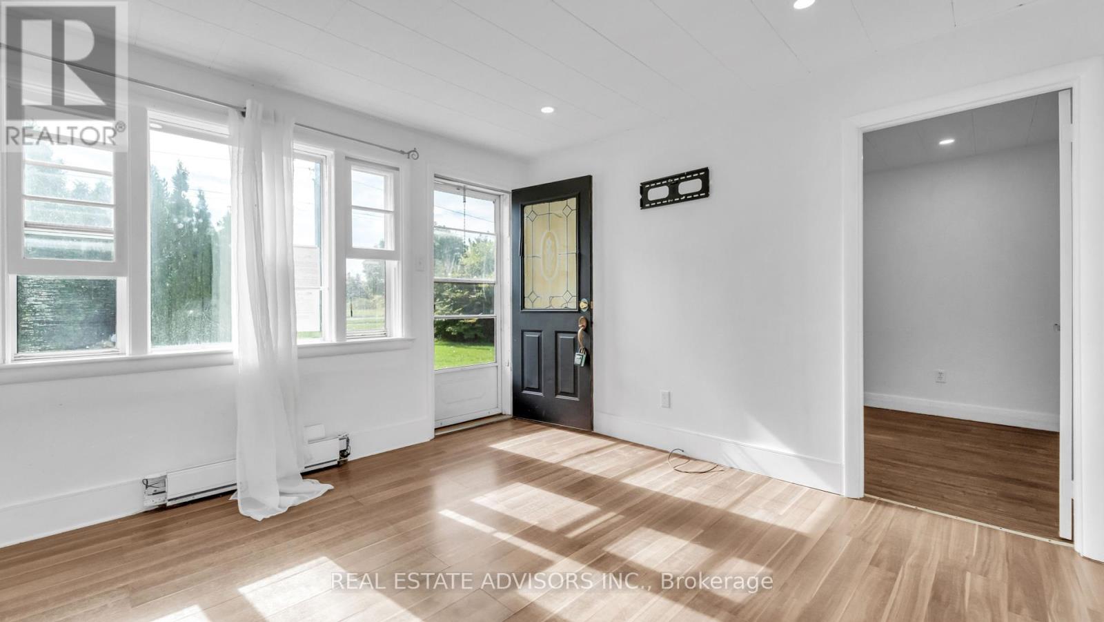 328 Little Avenue, Barrie, Ontario  L4N 2Z6 - Photo 5 - S12454861