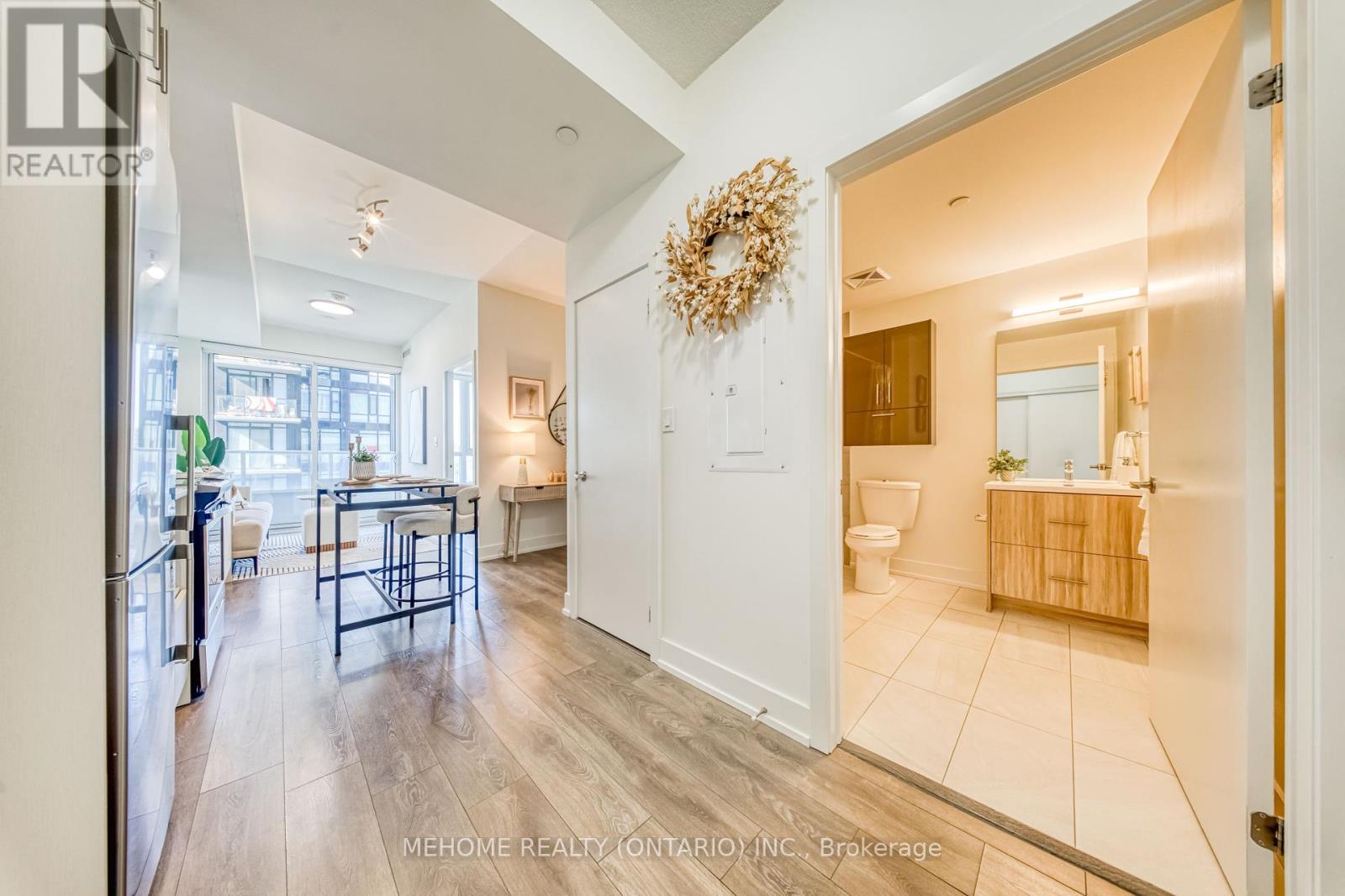 905 - 180 Fairview Mall Drive, Toronto (Don Valley Village), Ontario  M2J 4T1 - Photo 4 - C12458736