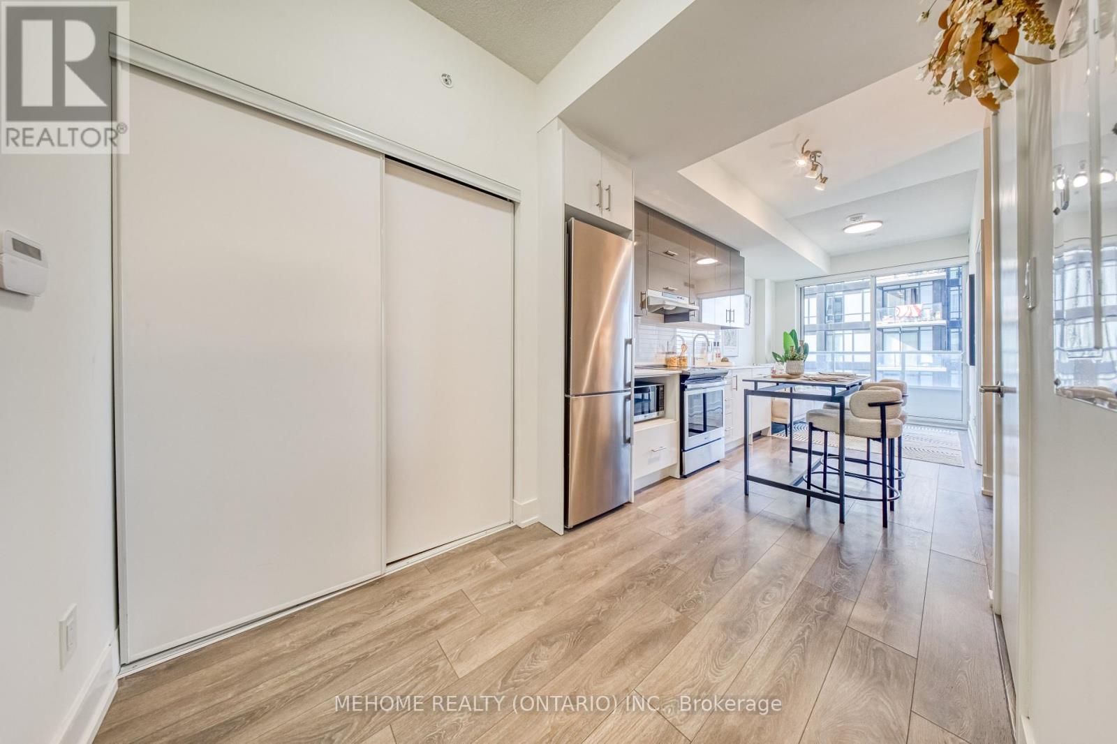 905 - 180 Fairview Mall Drive, Toronto (Don Valley Village), Ontario  M2J 4T1 - Photo 6 - C12458736